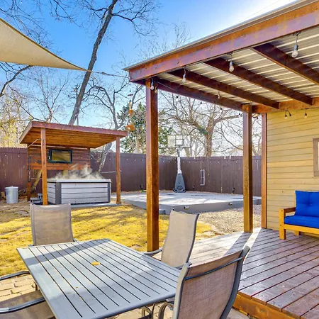 Sauna, Hot Tub And Gazebos Oklahoma City Home!